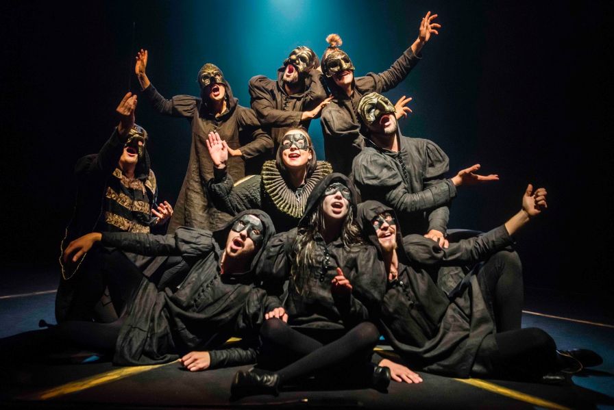 UŽKRĖSTI TEATRO VIRUSU